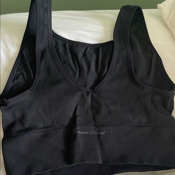 Victoria’s Secret Black Ribbed Crop Top - Picture 2 of 4